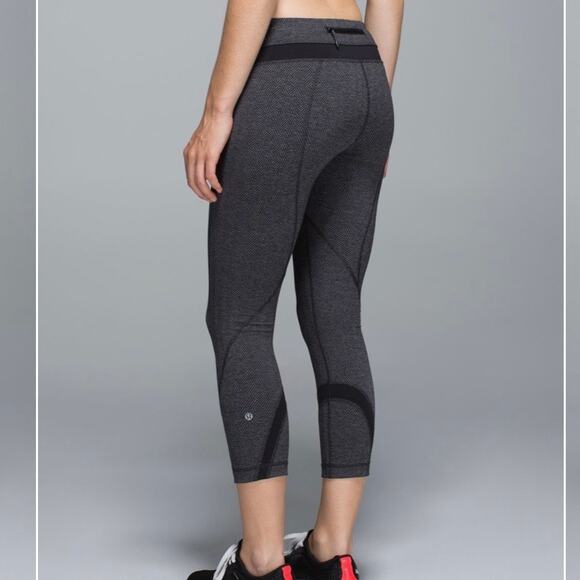 Lululemon Gray Run Inspire Crop Leggings Size 4 - Picture 5 of 11